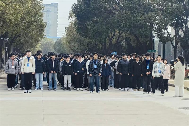 我校常态化开展“阳光跑操”活动